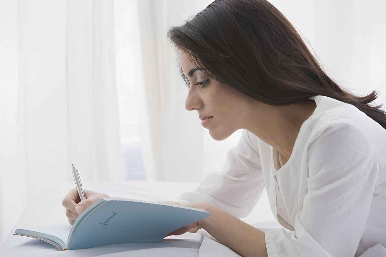 How Much Does A Professional Author Make in 2024? Shocking Salaries You Won’t Expect